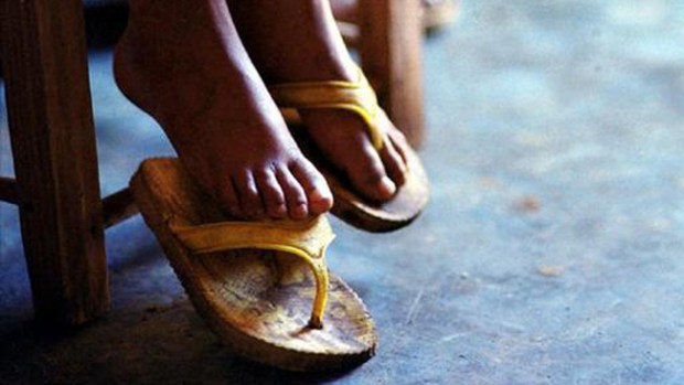 Video: Tras las rejas por saciarse de pies