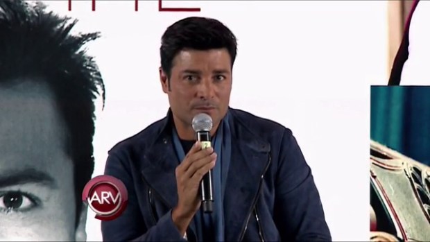 Video: Chayanne recibe disco de oro en México