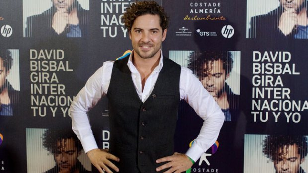 Video: David Bisbal busca fans en el armario