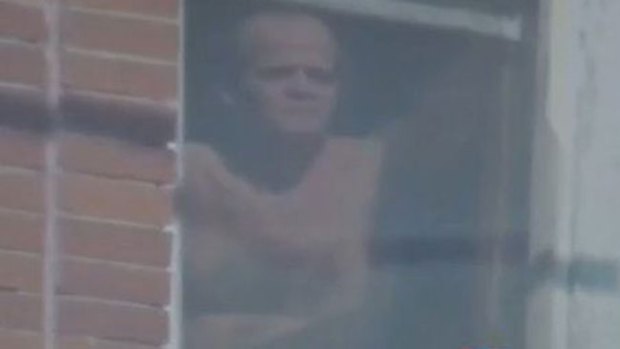 Video: Veía desnudo a niños desde su ventana