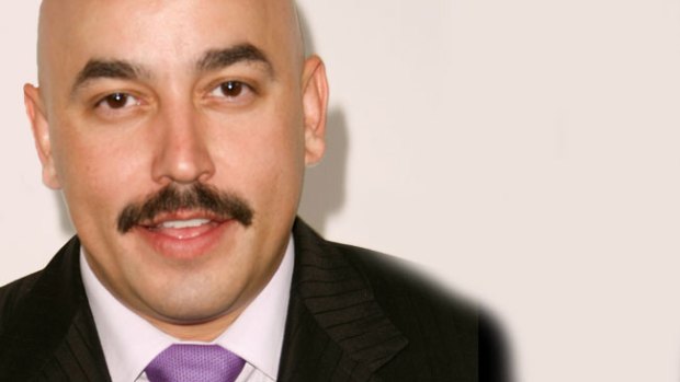 Video: Lupillo sufre accidente por culpa de fan