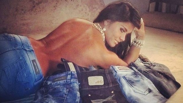 Video: Maripily desata locura en jeans pegados