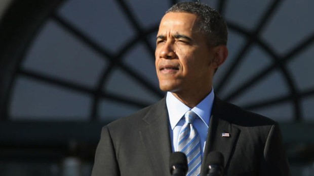 Video: Obama le tiene miedo a robot futbolista
