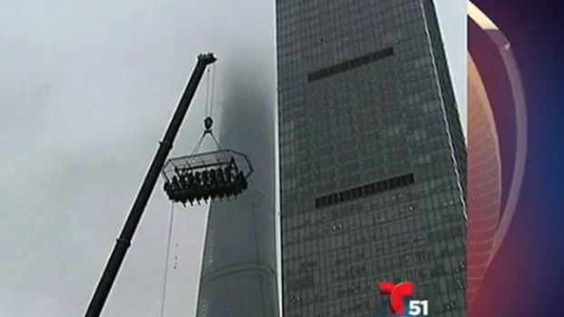 Video: Un restaurante y la cuenta... por los aires