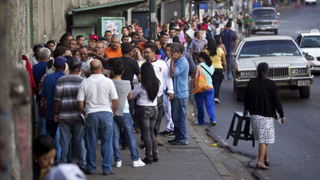 Venezuela vota tranquila y masivamente