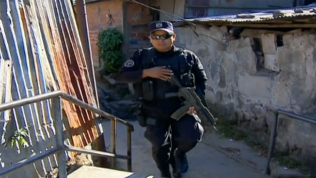 Reanudan conteo de votos en El Salvador