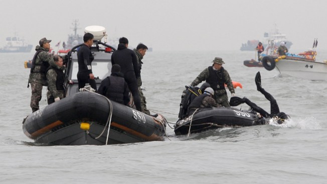 Hallan 3 cuerpos en el interior del ferry