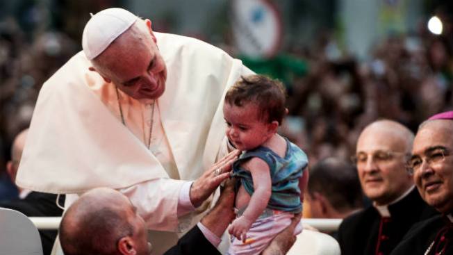 Papa rechaza legalización de la droga